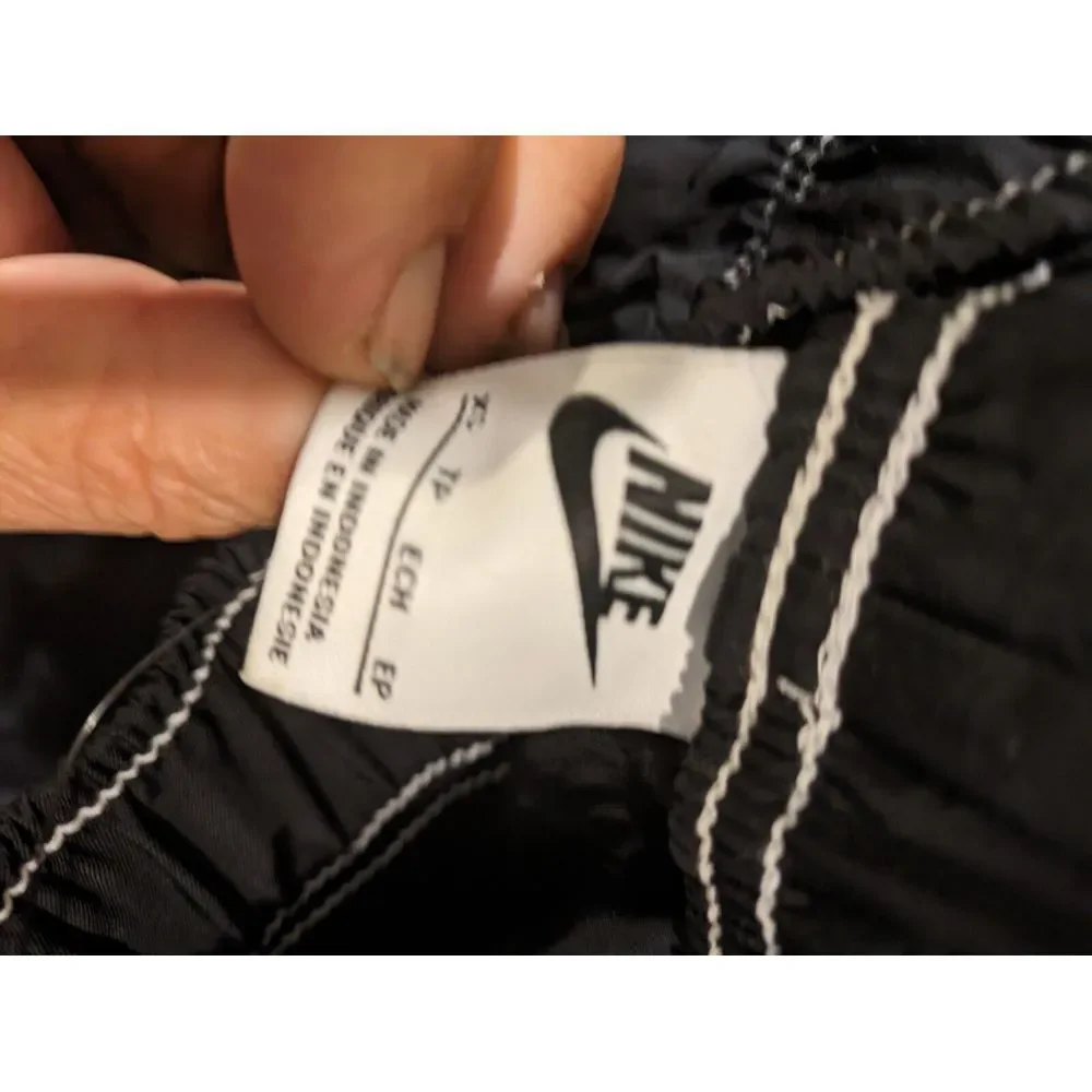 Nike Women's Small‎ Black Shorts Loose Fit High Rise NWT